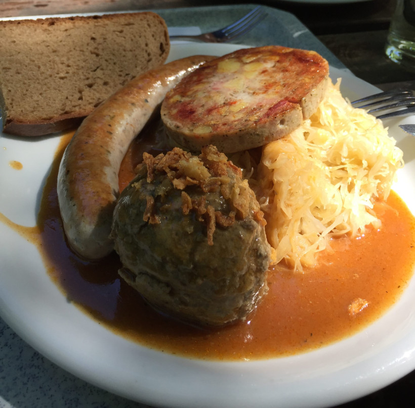 ein Pfälzer Teller